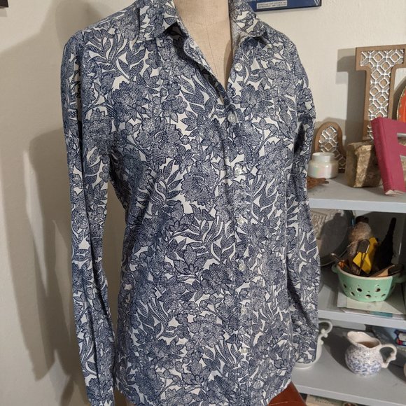 Navy and White Floral Lands' End 6 Tall Blouse